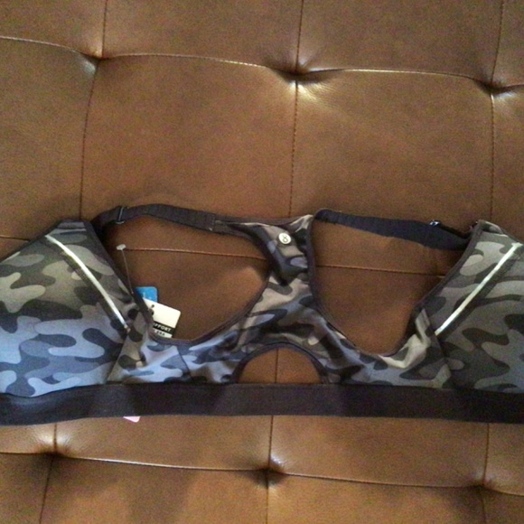 Layer 8 high impact sports bra, camouflage pattern, small - Picture 4 of 5